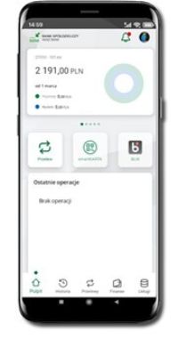 ekran smartfon, na którym użytkownik jest zalogowany do aplikacji nasz bank, widać jasne tło a na nim kafelki różnych...